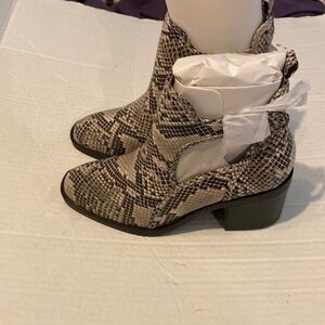 MIA ankle strap high snakeskin print  heel